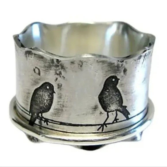 NEW Silver Tone Birds 🐦 Ring Size 8 Vintage Chunky Style L👀k - Picture 1 of 3